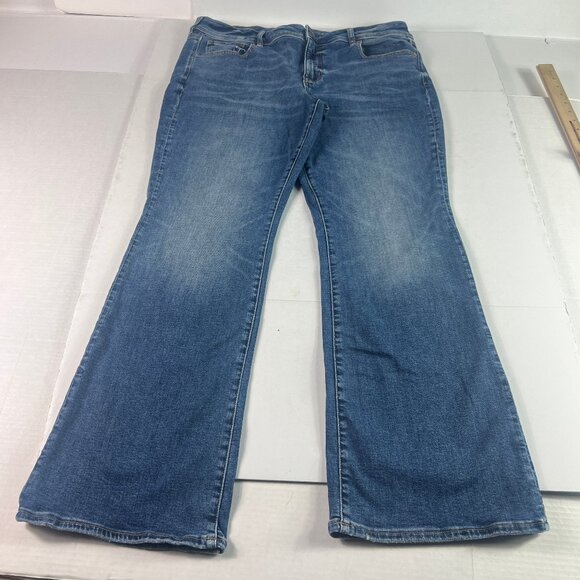 American Eagle Jeans Women's 38x30* High Rise Kick Boot Blue Faded Denim Tag 18R - Picture 1 of 16